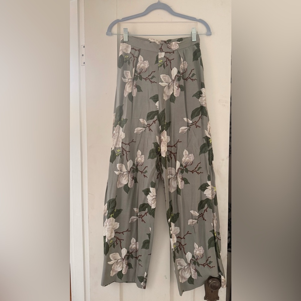 TRASHY DIVA Magnolia Gray Slacks - size 4